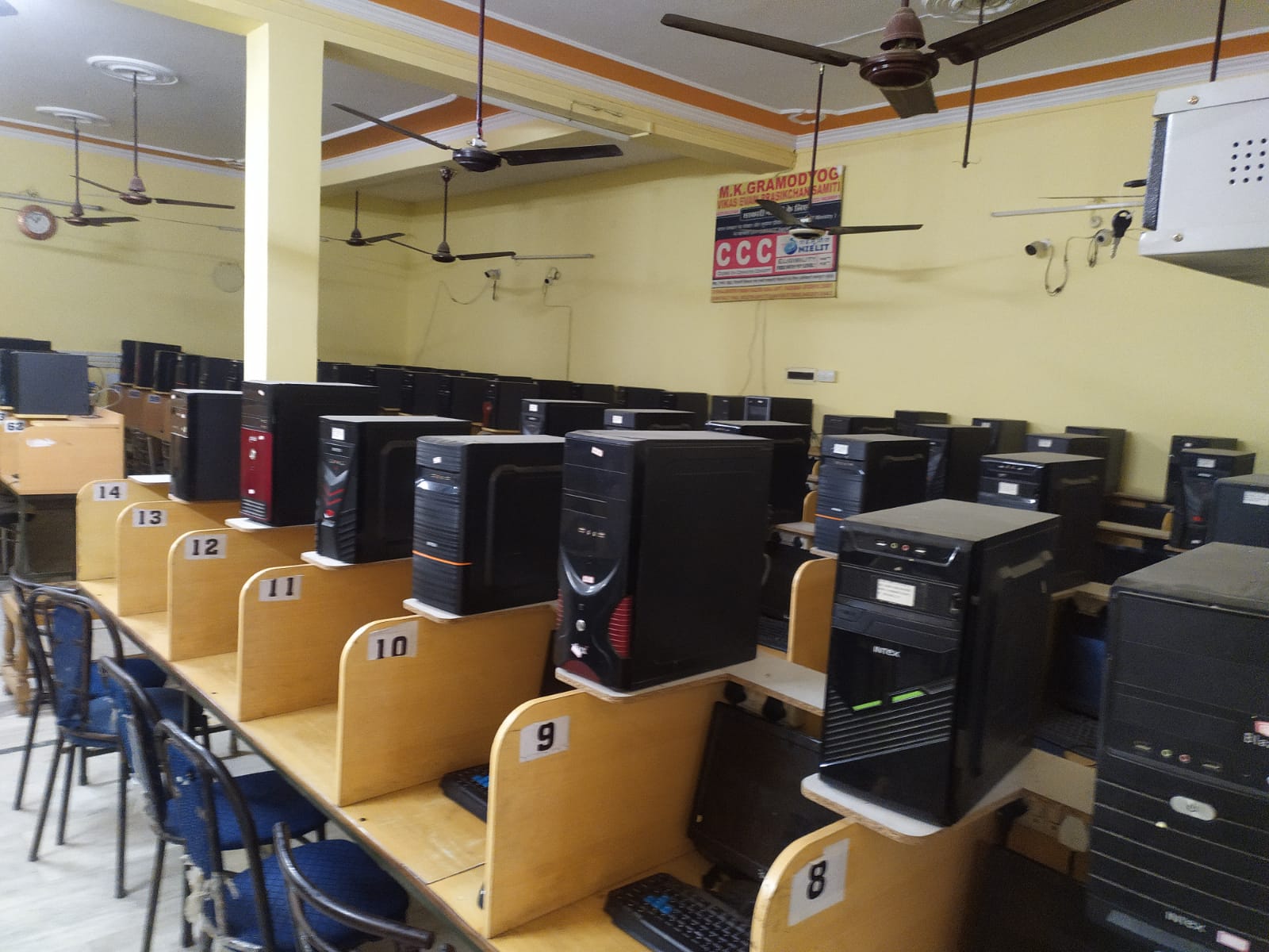 Students in IT laboratory